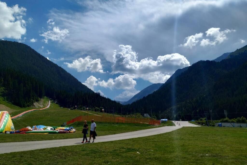 Large Gondola Apartment - Center, Neon Bansko Zewnętrze zdjęcie